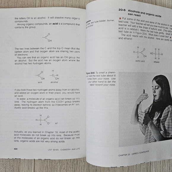 Vintage 70's Science Textbook - Picture 10 of 10
